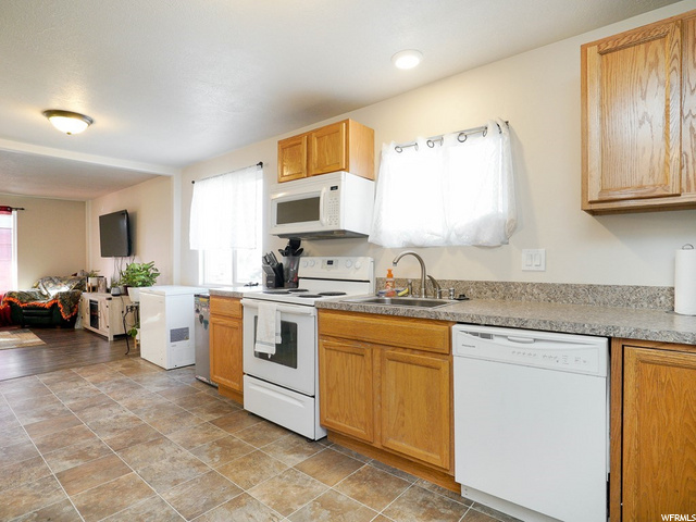 2936 W 1800 N, Clinton, UT 84015 — photo 8