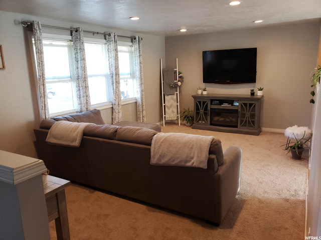 1679 N 2850 W, Clinton, UT 84015 — photo 2
