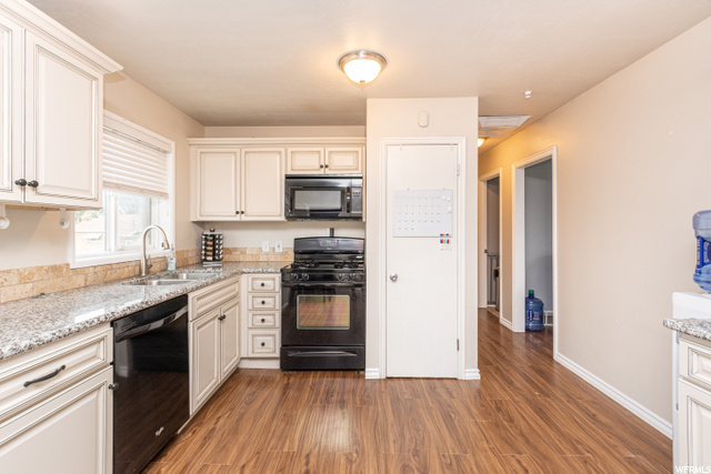 282 E 4350 S, Washington Terrace, UT 84405 — photo 9