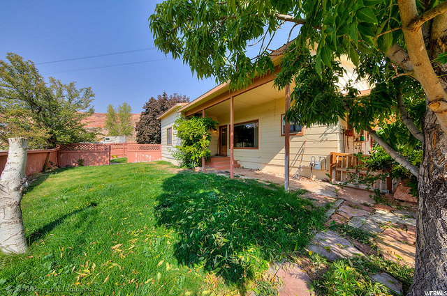 335 Crestview Dr, Moab, UT 84532 — photo 4
