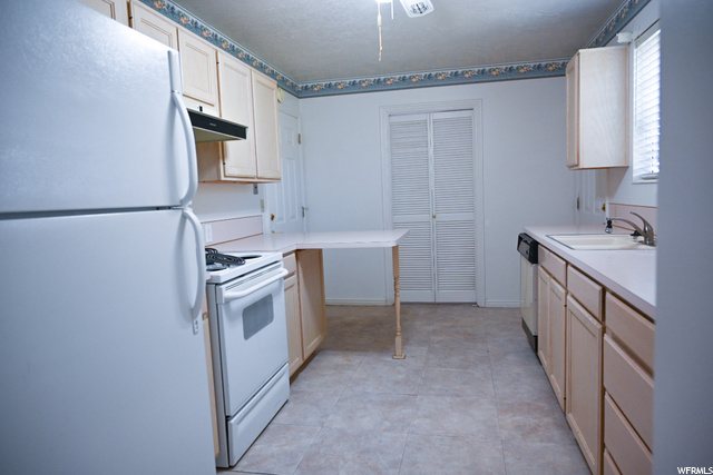 5522 S 2150 W, Roy, UT 84067 — photo 11
