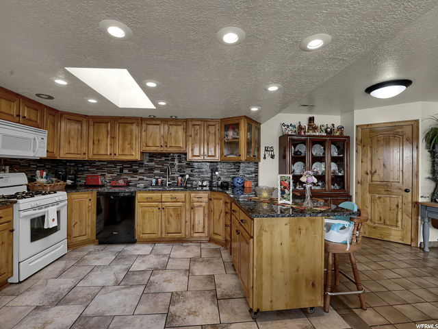 6715 S 1590 E, Uintah, UT 84405 — photo 6
