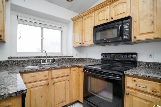 5578 S 4175 W, Roy, UT 84067 — photo 8