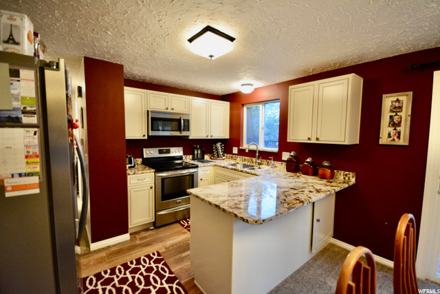 1123 E Saphire Dr, Sandy, UT 84094 — photo 4