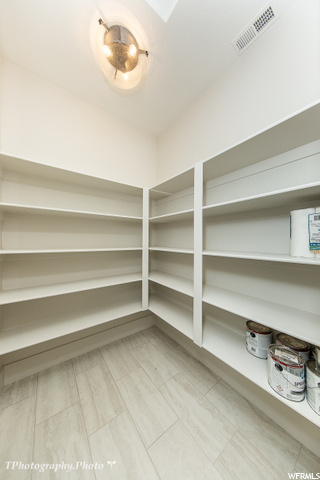 Photo 15 for MLS #1710173 at 56 W Elinor Ln