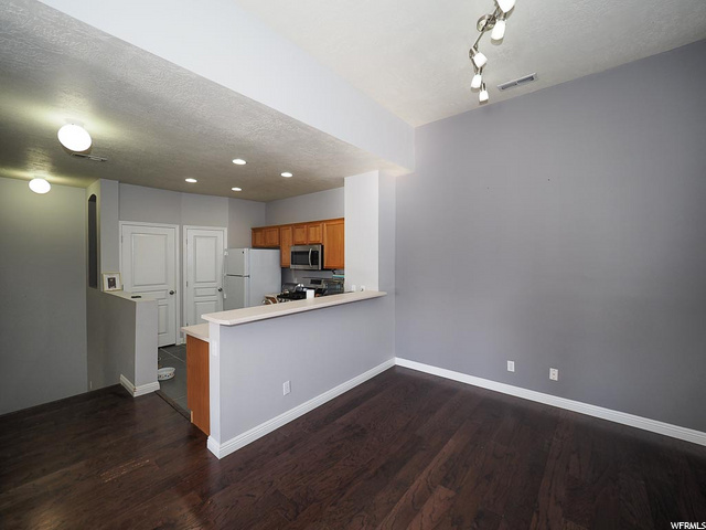 969 S Courtyard Ln E, Centerville, UT 84014 — photo 4