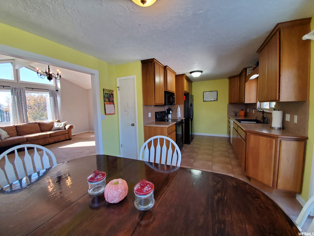 929 Wasatch Dr, Layton, UT 84040 — photo 2