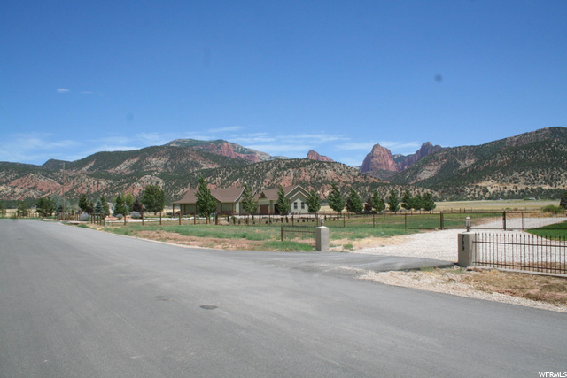 789 S 3500 E, New Harmony, UT 84757 — photo 4