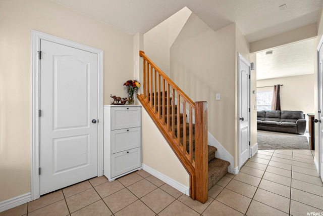 2012 E Stoneleigh Dr, Draper, UT 84020 — photo 4