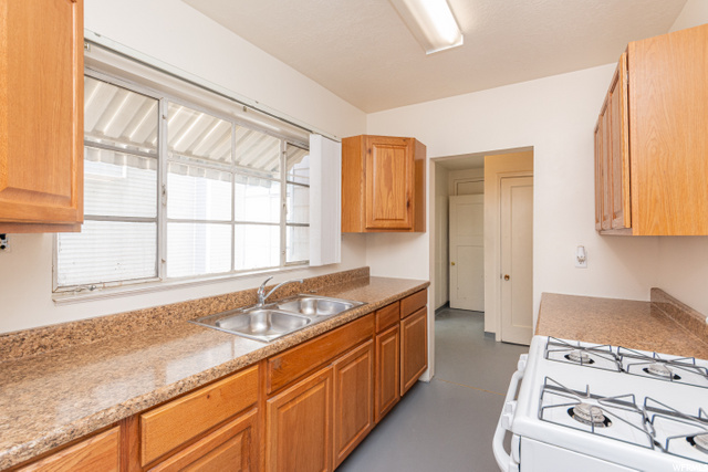 329 E 8th St, Ogden, UT 84404 — photo 8
