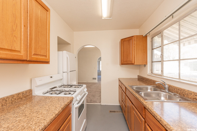 329 E 8th St, Ogden, UT 84404 — photo 9