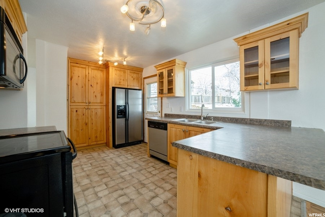 8745 S 1225 E, Sandy, UT 84094 — photo 11