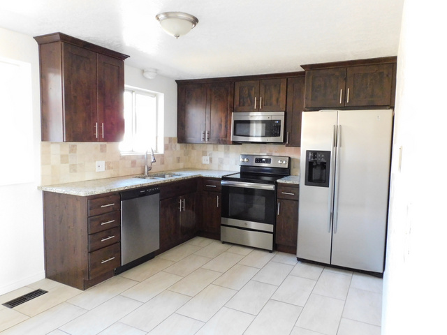 288 W 1150 N, Sunset, UT 84015 — photo 6