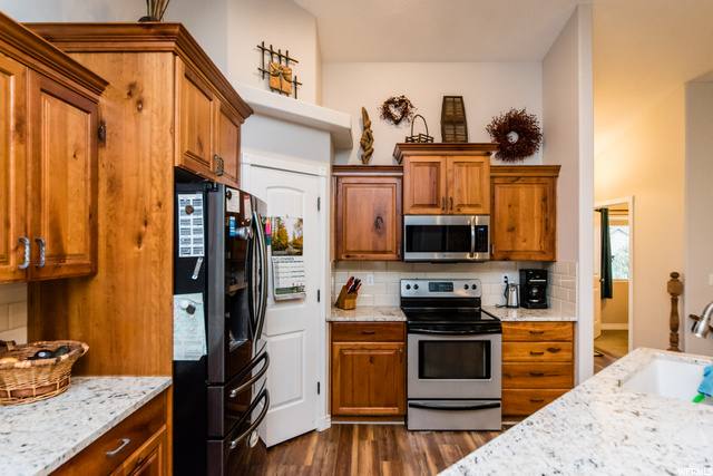 286 W 400 S, Hyde Park, UT 84318 — photo 5
