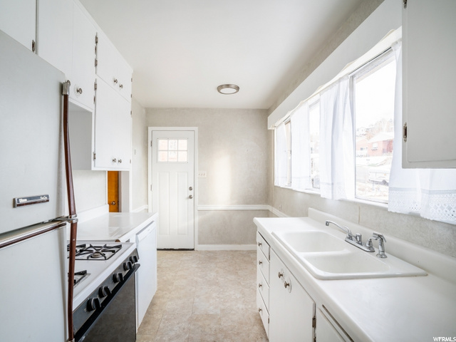 418 W 3500 S, Bountiful, UT 84010 — photo 3