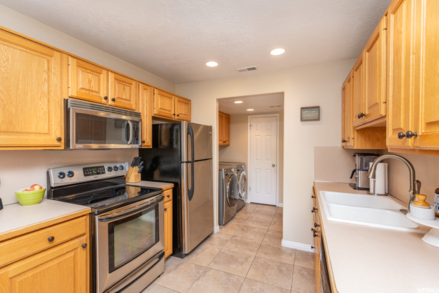 105 E 820 S, Centerville, UT 84014 — photo 9
