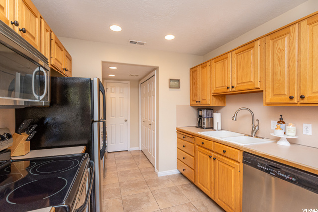 105 E 820 S, Centerville, UT 84014 — photo 10