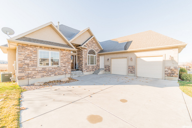 704 E 2100 N, Logan, UT 84341 — photo 7
