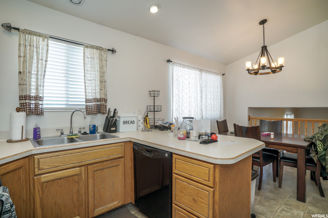 5886 S 3260 W, Roy, UT 84067 — photo 9