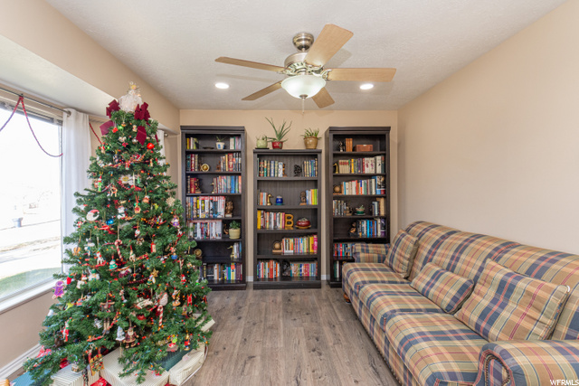 709 S Fox Run Dr E, Layton, UT 84041 — photo 3