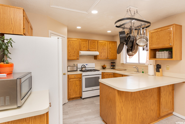 709 S Fox Run Dr E, Layton, UT 84041 — photo 11