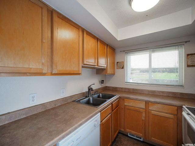 588 E Vine St #1D, Murray, UT 84107 — photo 7