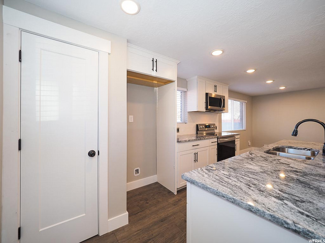 661 E Wyandotte Ave, Sandy, UT 84070 — photo 9