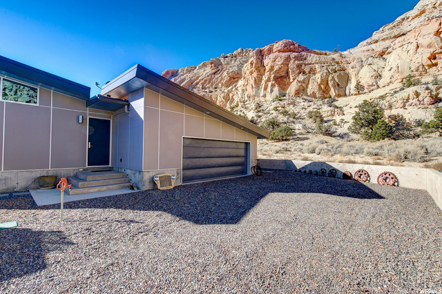 3065 E Fish Creek Rd, Teasdale, UT 84773 — photo 9