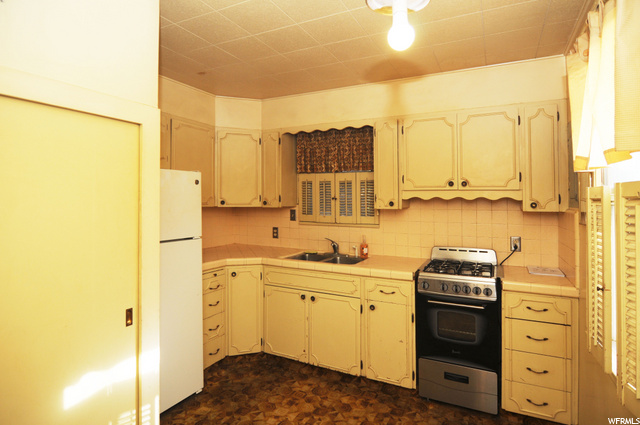 3829 Grandview Dr, Ogden, UT 84403 — photo 5