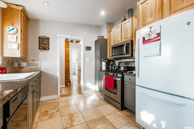 8859 S 1240 E, Sandy, UT 84094 — photo 7