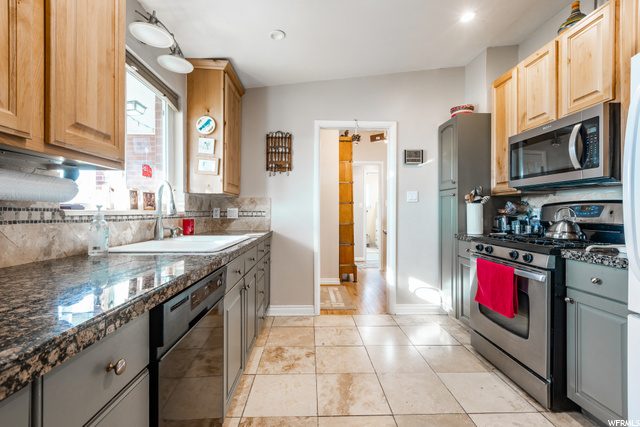 8859 S 1240 E, Sandy, UT 84094 — photo 6