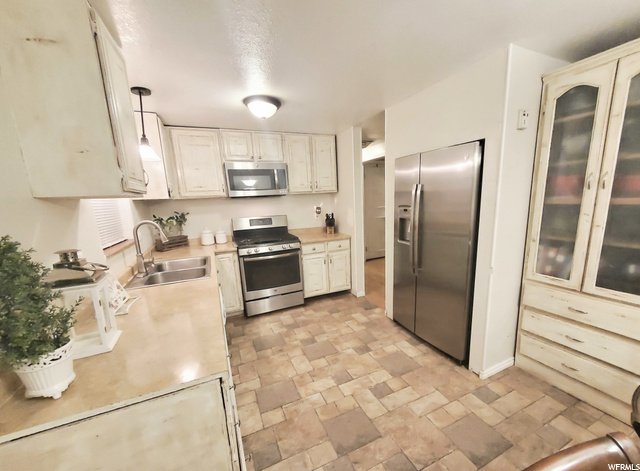 215 N 300 E, Centerfield, UT 84622 — photo 10