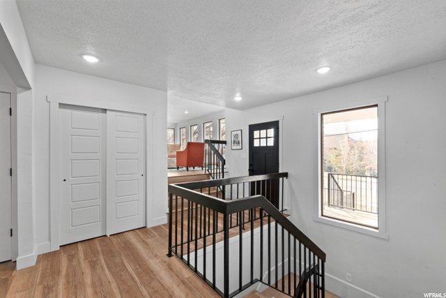 851 Lakeview Dr, Bountiful, UT 84010 — photo 3