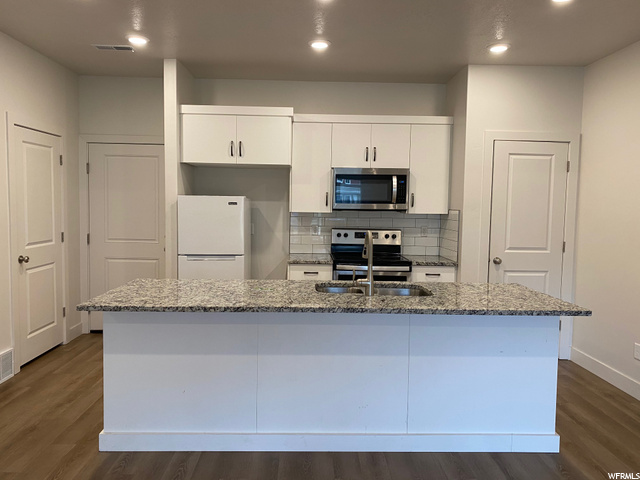 387 S 1540 E, Hyrum, UT 84319 — photo 2