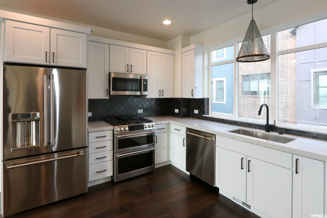 4688 S Grosvenor Ct, Holladay, UT 84117