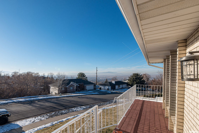 1025 E Fair Oaks Dr, Bountiful, UT 84010 — photo 2