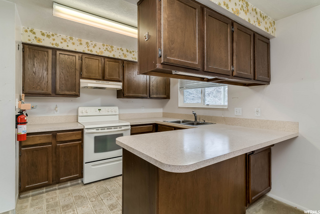 5504 S 3100 W, Roy, UT 84067 — photo 8