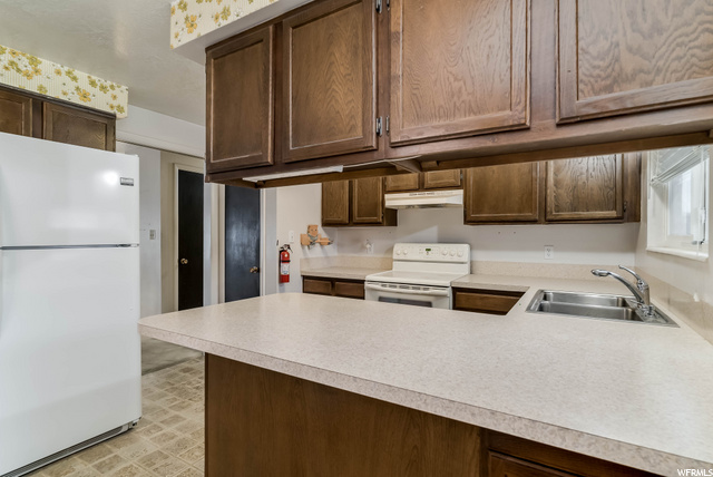5504 S 3100 W, Roy, UT 84067 — photo 9