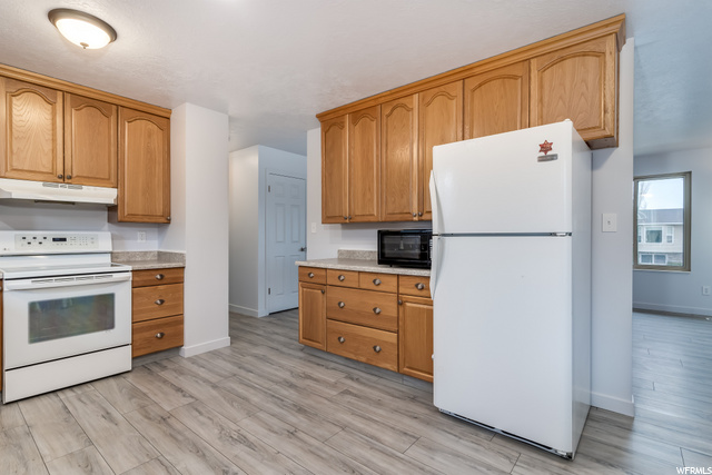 767 S 300 E, Layton, UT 84041 — photo 8