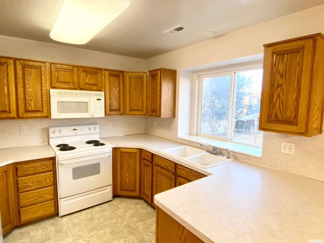 5271 S 2775 W #5B, Roy, UT 84067 — photo 5
