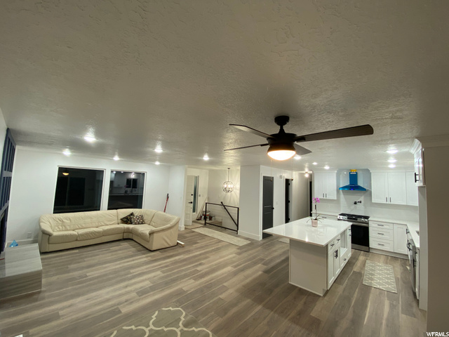 1440 E Waters Ln, Sandy, UT 84093 — photo 2
