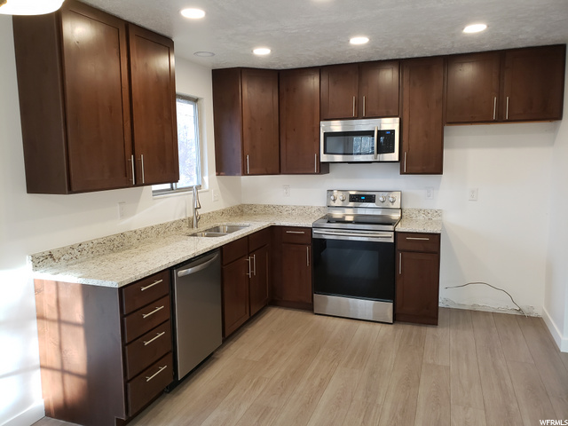 944 S 200 E, Layton, UT 84041 — photo 9