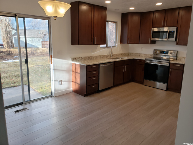 944 S 200 E, Layton, UT 84041 — photo 8