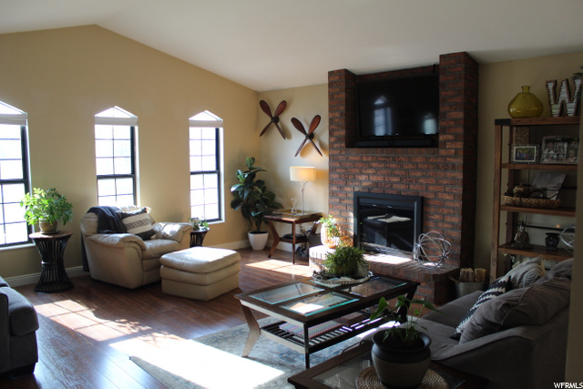 662 W 1460 N, Clinton, UT 84015 — photo 2