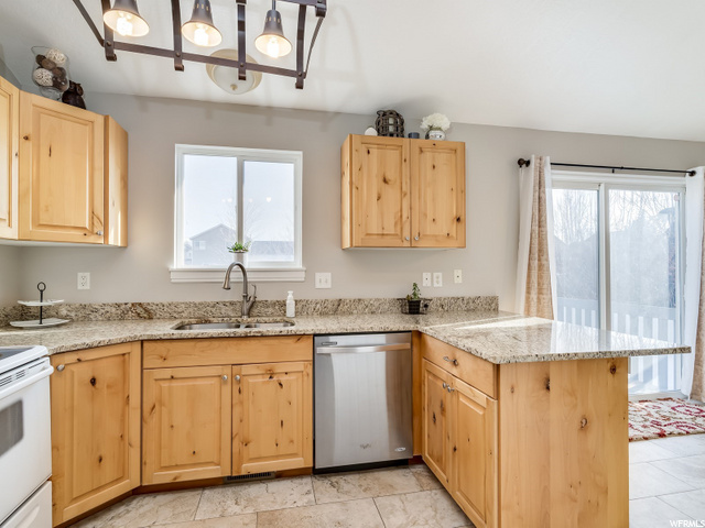 1558 N 2475 W, Clinton, UT 84015 — photo 10