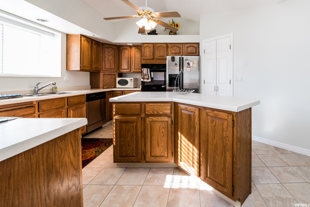 303 N Ridgecrest Dr E, Hyrum, UT 84319 — photo 6