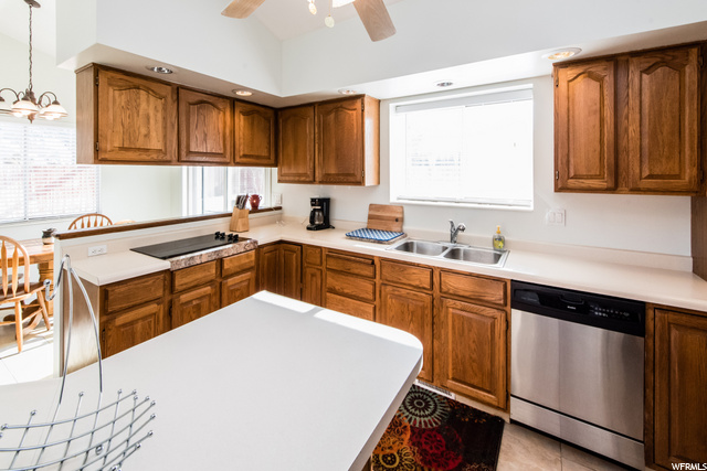 303 N Ridgecrest Dr E, Hyrum, UT 84319 — photo 4
