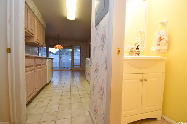 126 W Pheasantbrook Dr, Centerville, UT 84014 — photo 6