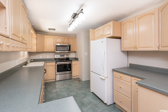 2429 W 4350 S, Roy, UT 84067 — photo 8