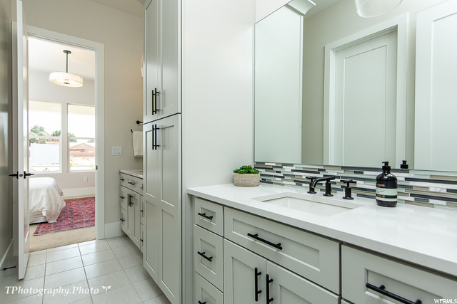 Photo 25 for MLS #1721483 at 166 W Elinor Ln